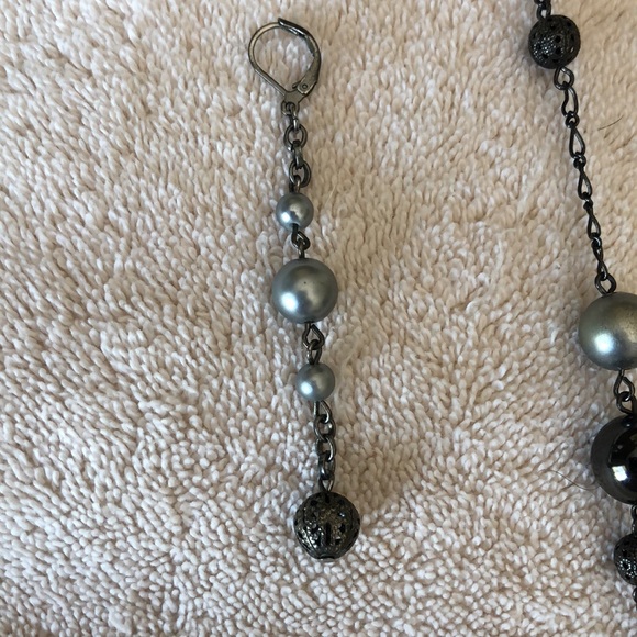 LONG NECKLACE AND EARRINGS. - Picture 4 of 4